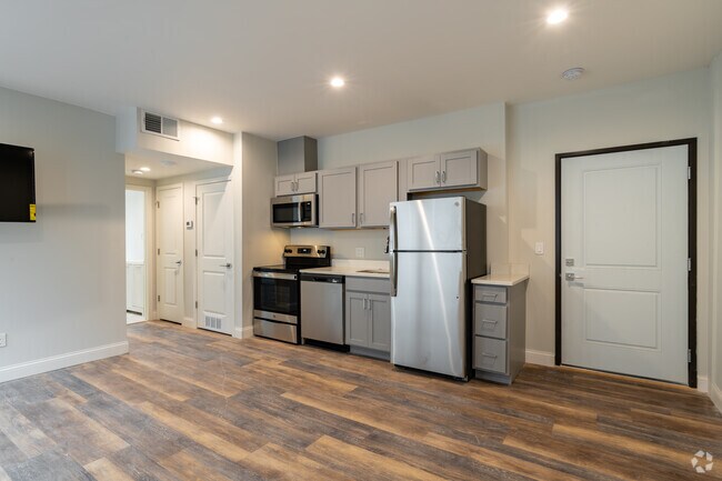 1BR, 1BA - 600 SF - The Debora