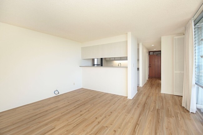 Photo - Diamond Head Vista...Breathtaking views, high floor, A/C, open lanai Unit 3505