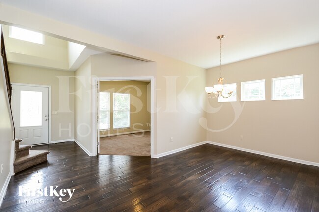 6747 Waverly Park