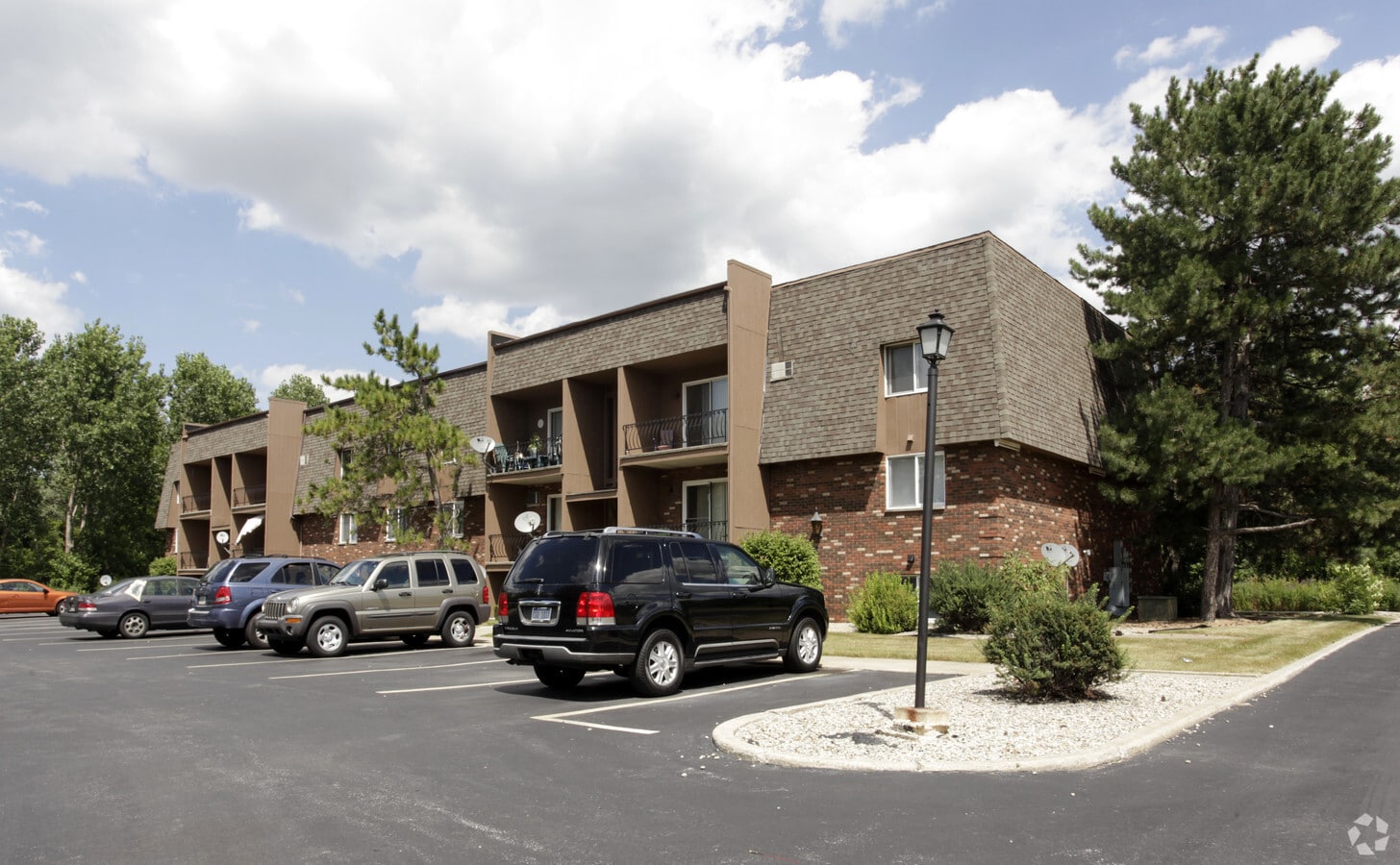 Meadow Lane Apartments - Meadow Lane Apartments