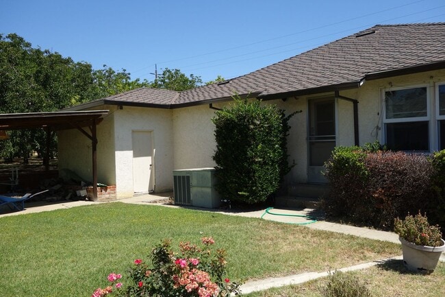 Photo - ? Charming Country Home Available November! ?