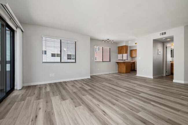 Photo - Mission Beach. 3 bedroom, 2.5 bath, 2 car garage, Unit 829