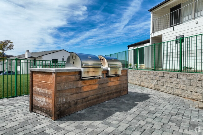 Grills - Hills at 5400