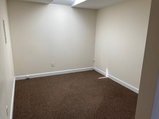 Building Photo - 1383 Washington St Unit 3 Rental