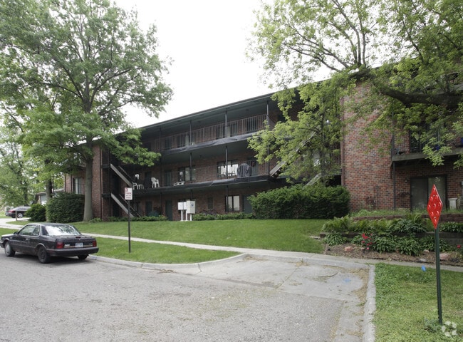 Parkside Apartments - Parkside Apartments