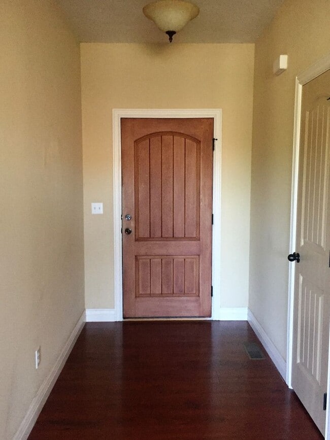 Photo - 3 Bedroom Ozark Home in Wonderful Neighborhood!