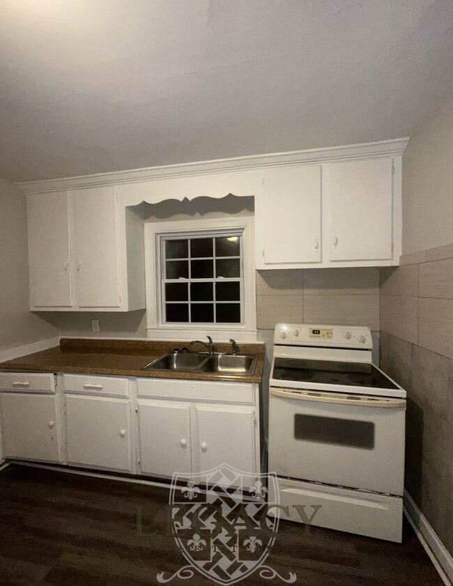 Building Photo - 1984 Lavergne Ct