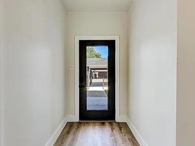 Photo - 201 Mockingbird Ln W