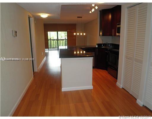 Building Photo - 1021 Mockingbird Ln Unit 209