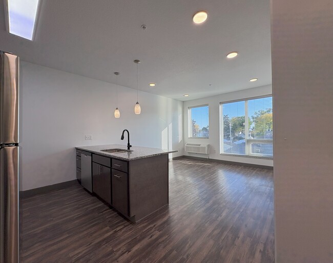 Photo - The Pearl Apartments