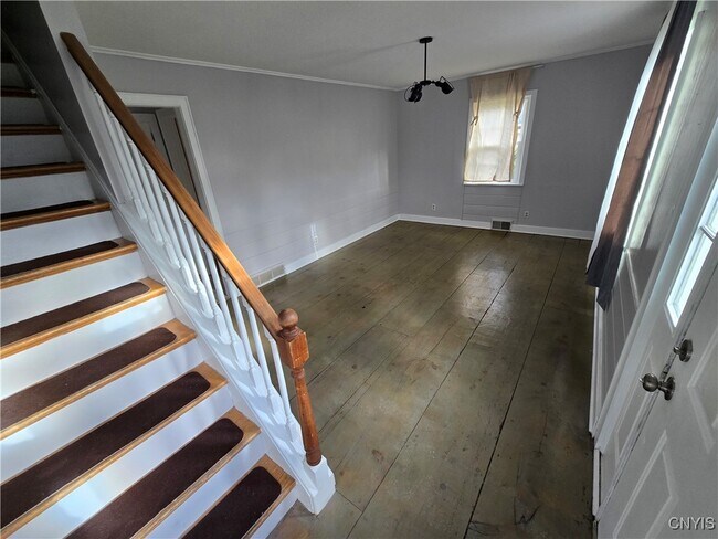 Photo - 205 Elmbrook Dr