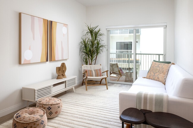 The Charlie Santa Monica apartments — community photo