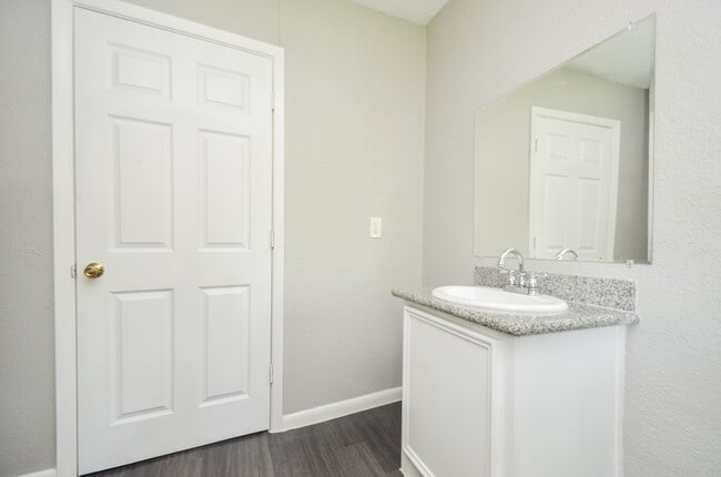 Photo - 206 Winkin Ave