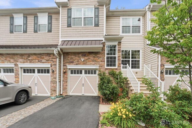 Photo - 105 Pearce Ln