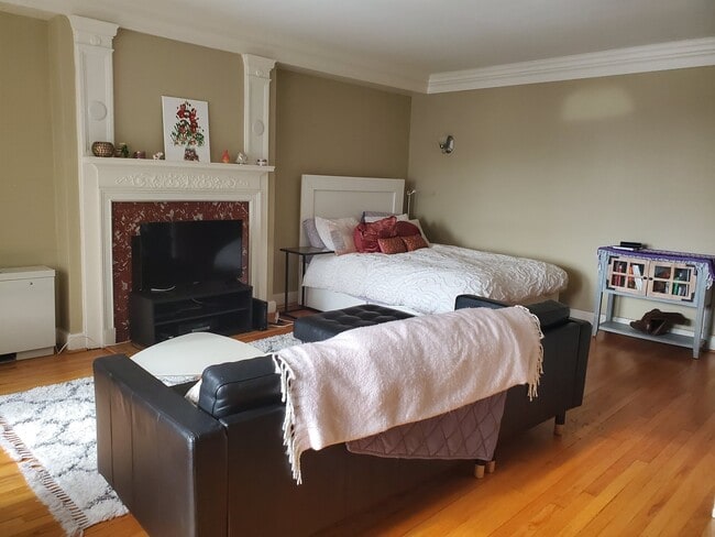 Photo - 15 E Kirby St Unit 906