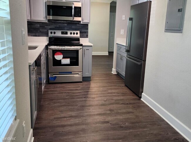 Photo - 2 br, 2 bath Condo - 2568 Woodgate Bouleva...