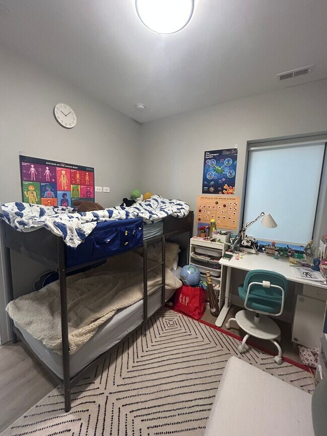 Photo - 3118 N Greenview Ave Unit 301