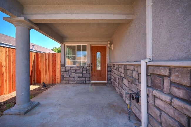Photo - 2716 Yreka Ave
