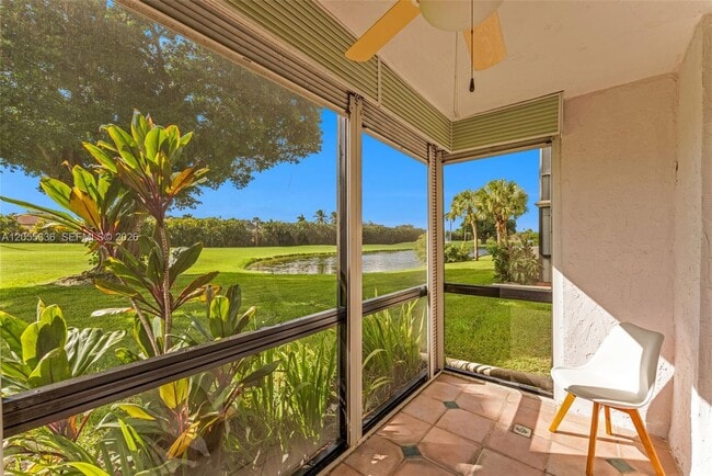 Photo - 9811 N Hollybrook Lake Dr Unit 103