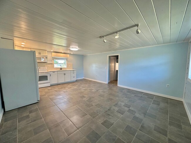 Photo - Cozy Home in Bokeelia - Available Now