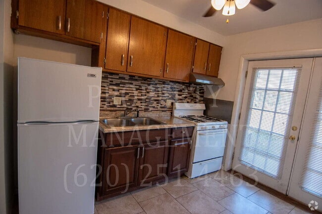 Building Photo - 1 Bedroom 1 Bath Unit 15 Rental