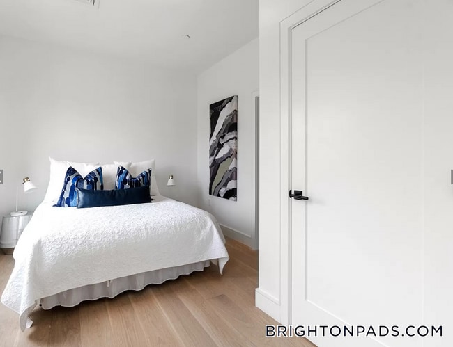 Photo - 50 Leo M Birmingham Pkwy Unidad 408