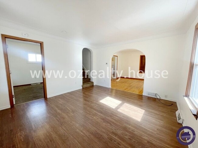 Photo - 3580 Doyle St