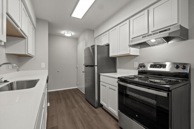 Photo - Newport Woods Apartments