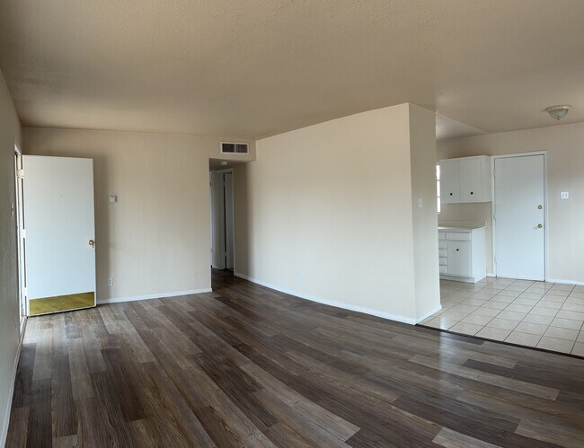 Photo - 5140 Tropicana Ave