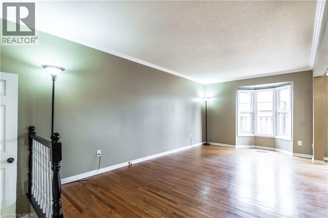 Photo - 2 Royalwood Ct