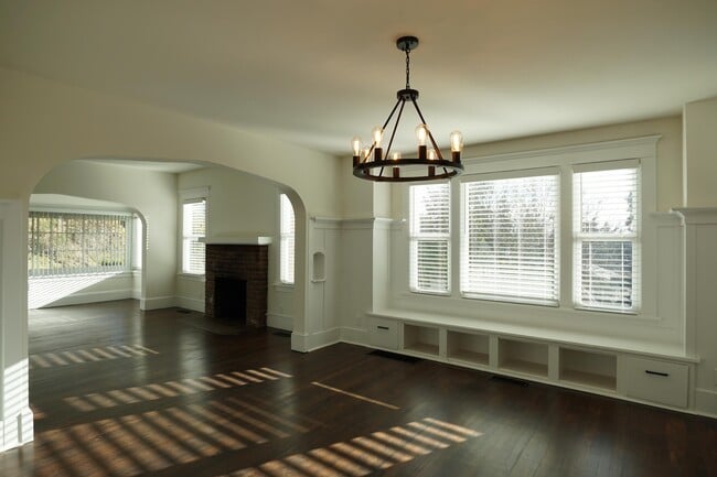 Photo - 2922 S Adams St