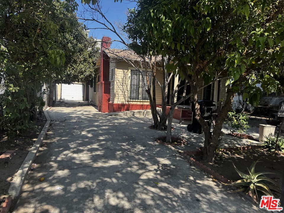 Photo - 1183 W 37th Dr