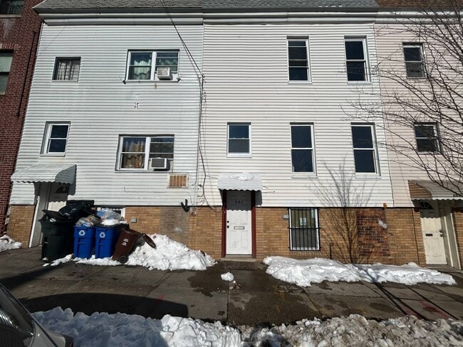 Photo - 681 Rhinelander Ave