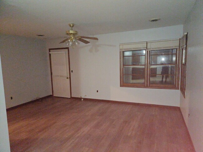 Photo - 605 W Bluff St