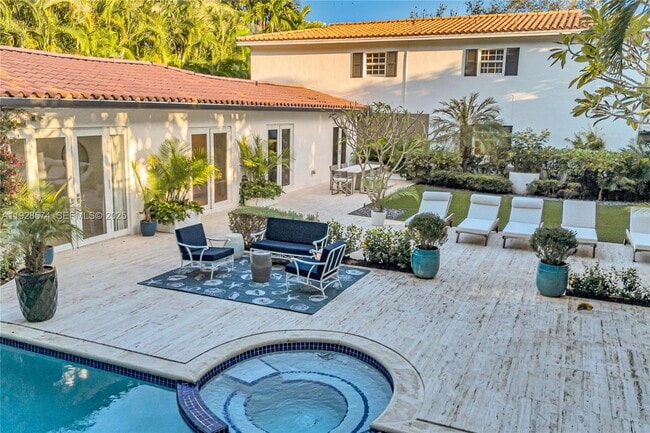 Photo - 607 Melaleuca Ln