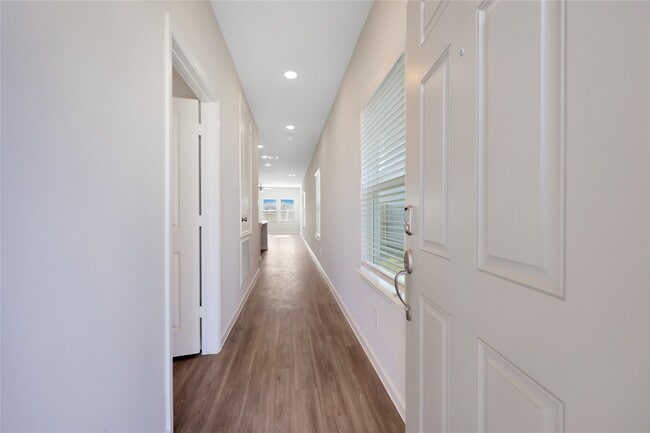 Photo - 16632 Aurora St