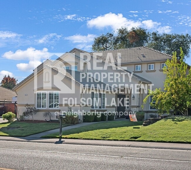Photo - Fully furnished 5bd 3ba home in desirable Carmichael neighborhood