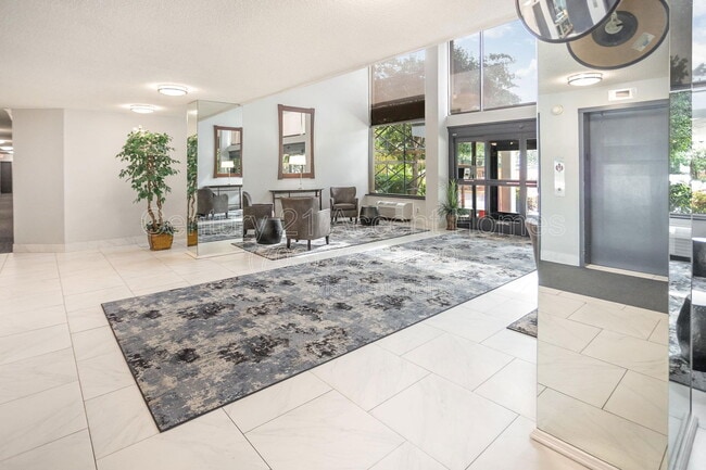 Photo - 2059 Huntington Ave Unidad 510 Rental