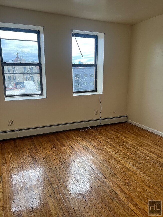 Photo - 4BR 1BA Historic Mixed Use Loft w/ Massive... Unit 4L