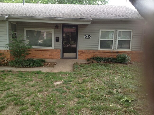 Photo - 613 S McFarland St