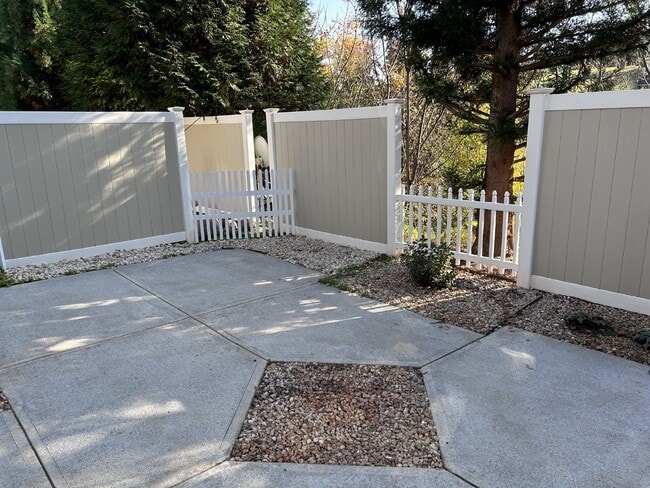 3 Bedroom, 2 1/2 Bathroom Farmington Charm in Forest, VA! Gym and field house included.