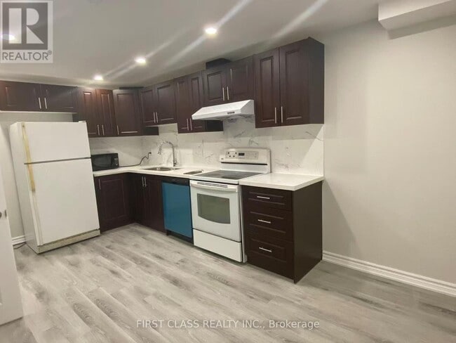 Photo - 9 Upton Crescent