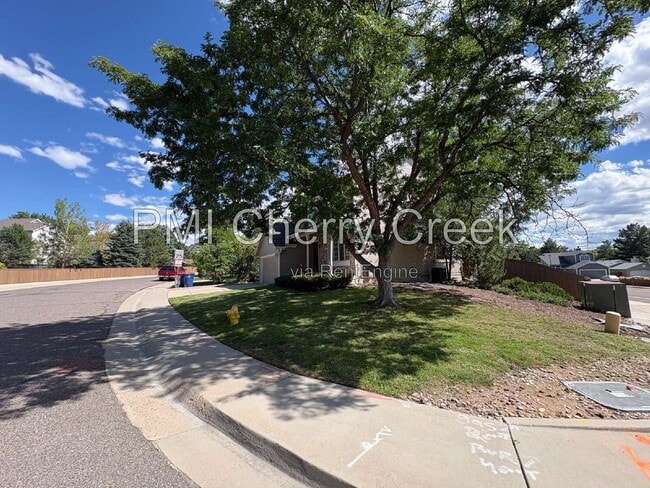 Photo - 812 Thames St