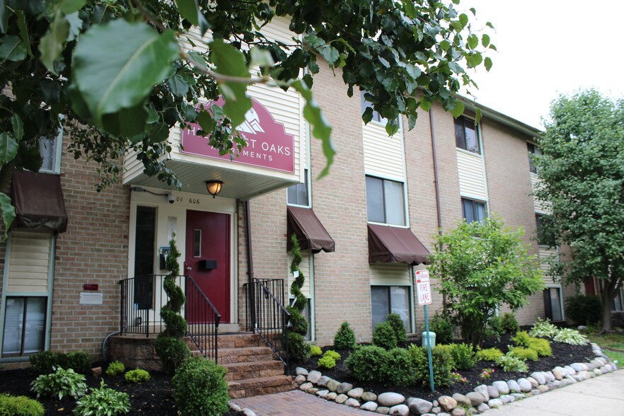 Hillcrest Oaks Apartments For Rent in Lindenwold, NJ