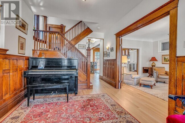 Photo - 295 Wright Ave