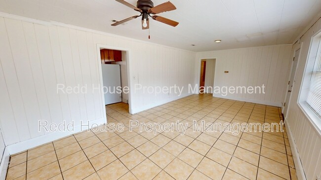 Photo - 618 N Rawls St