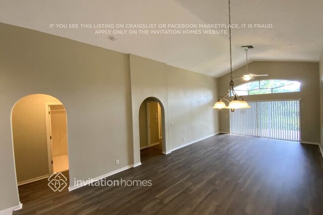 Photo - 10484 Lexington Cir S