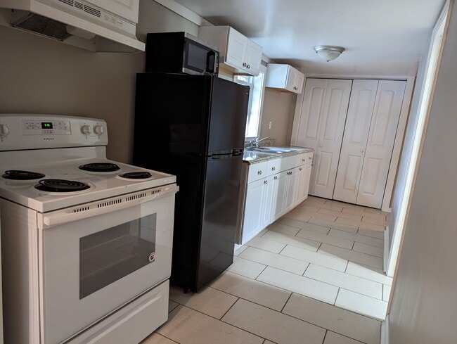 cocina - 1325 E 40th St Unidad B