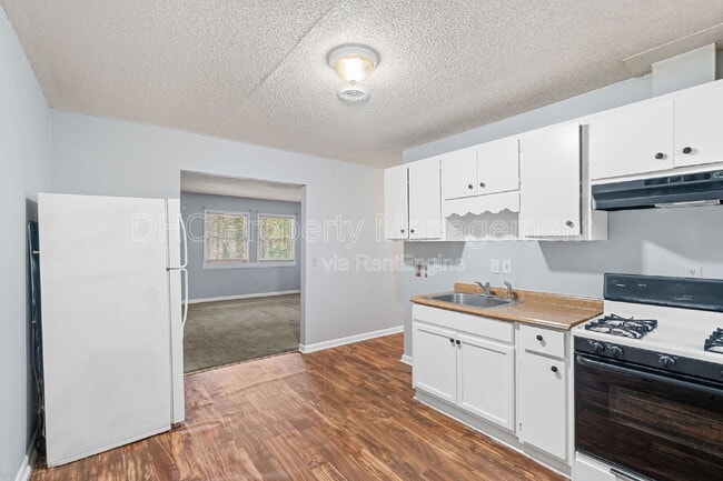 Photo - 6501 Raymond Dr