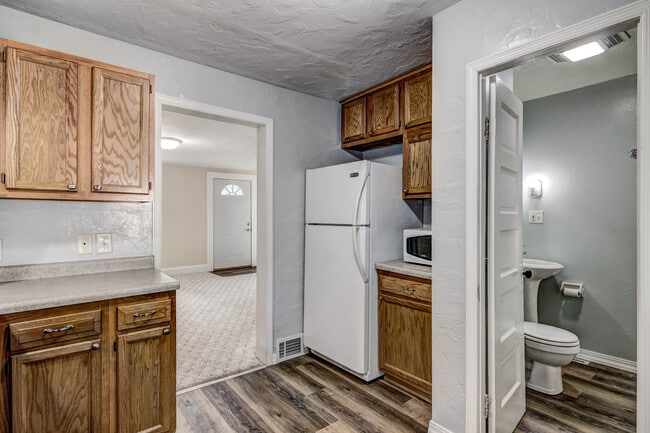 Photo - 616 Davis Ave